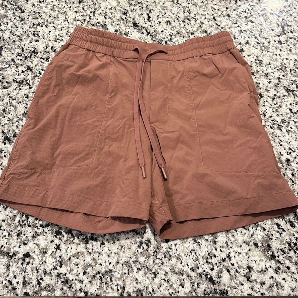 Good quality shorts only been worn 3 or 4 times